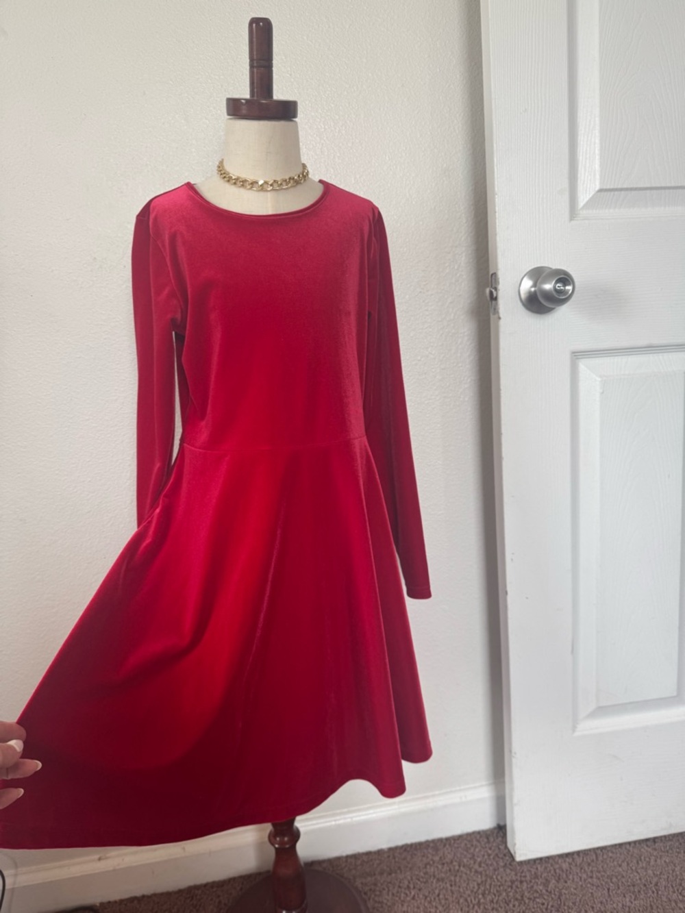 The Children’s Place Girls Red Velvet Dress Fit Flare Holiday Christmas 10 12 - Picture 3 of 8